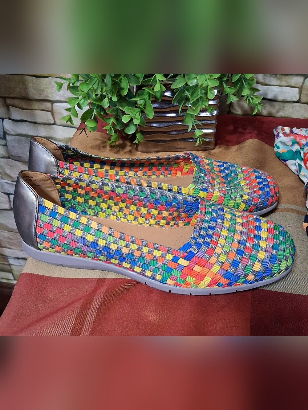 Comfortview Rainbow Woven Slip-On Flats Size 10WW